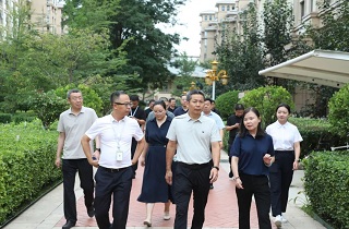 浙江省民政廳黨組書記、廳長(zhǎng)陳斌等領(lǐng)導(dǎo)一行蒞臨燕達(dá)養(yǎng)護(hù)中心參觀調(diào)研